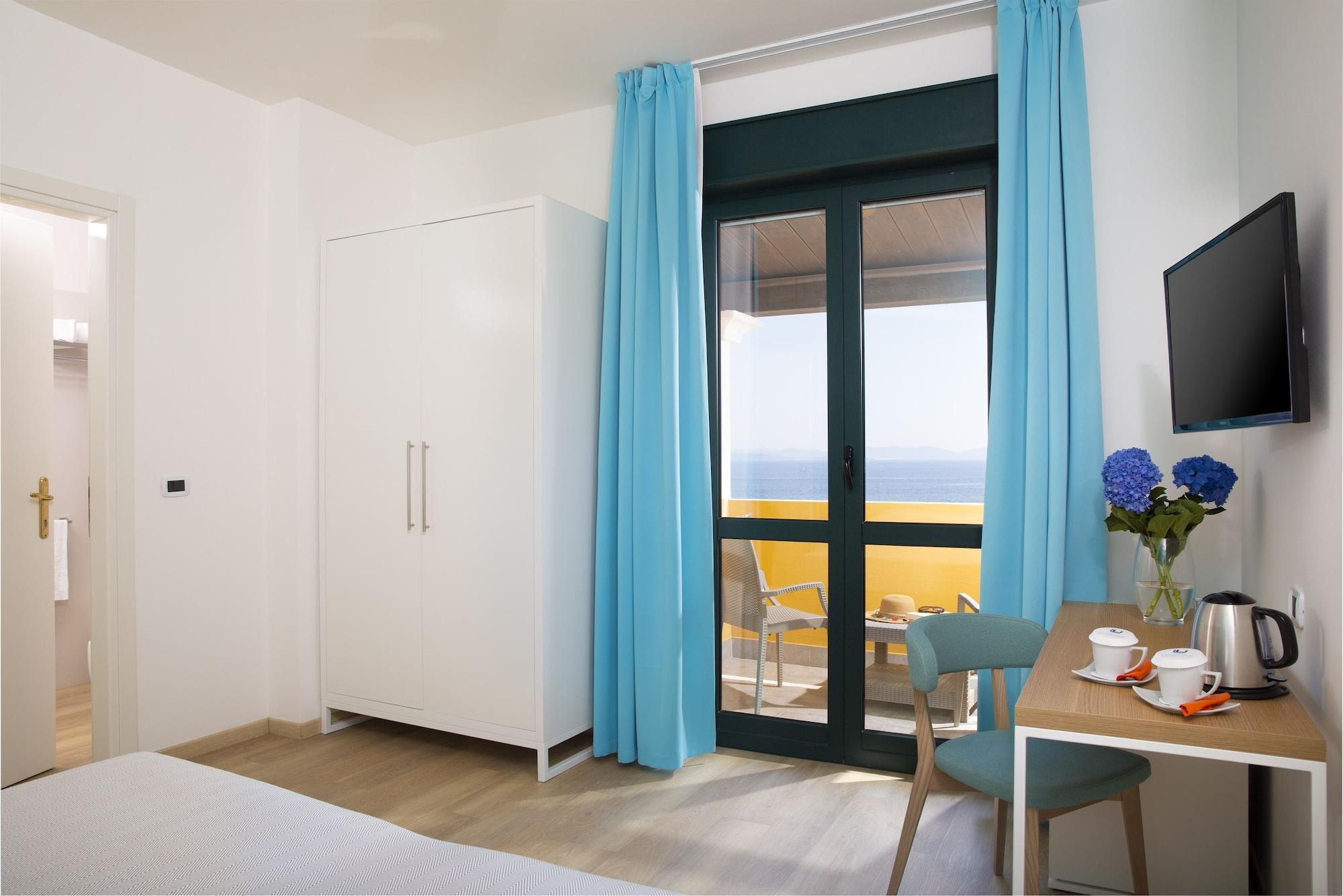 Lu' Hotel Maladroxia SantʼAntìoco エクステリア 写真