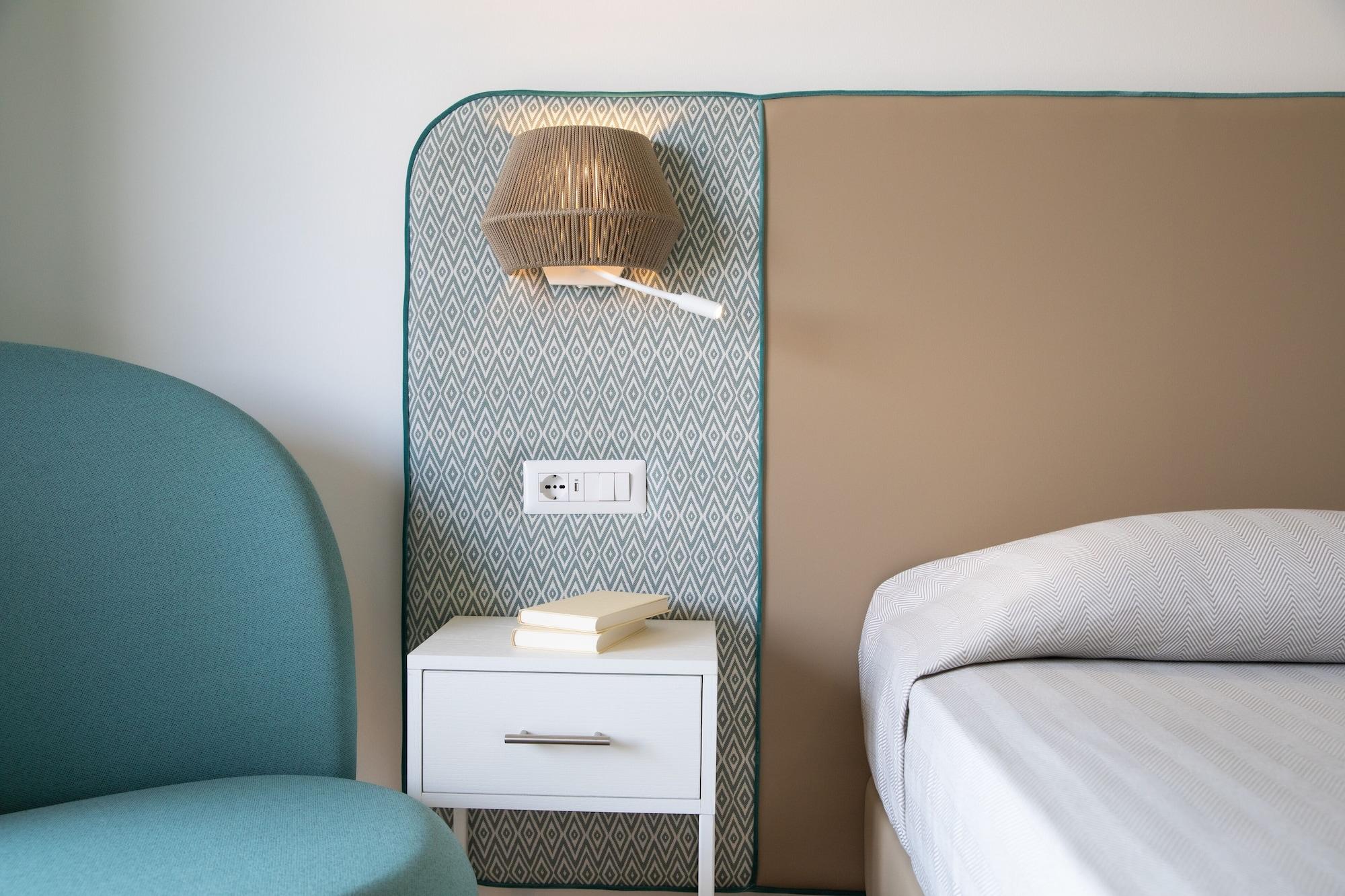 Lu' Hotel Maladroxia SantʼAntìoco エクステリア 写真